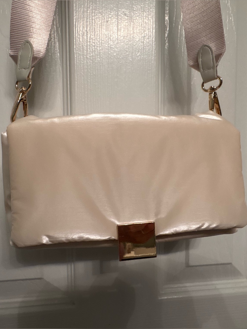 Women's Soft Cream/light rose gold tin Crossbody Shoulder Bag with Gold Hardware